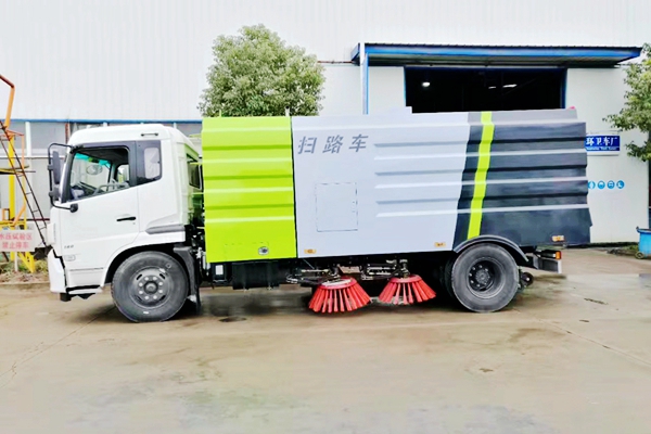 東風(fēng)天錦掃路車