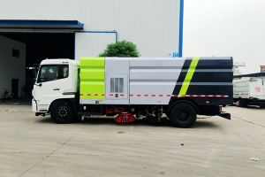 東風(fēng)天錦掃路車外形