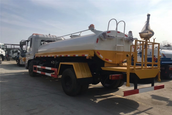 東風天錦高速路護欄清洗車尾部圖片