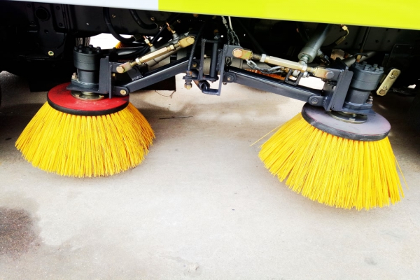 福田小型掃路車掃刷結(jié)構(gòu)