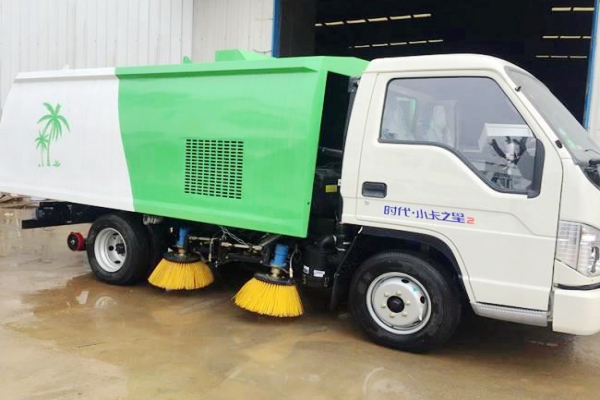 CLW5042TSLB5型掃路車圖片