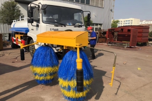 公路護(hù)欄清洗車價格