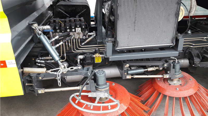 東風(fēng)小多利卡掃路車結(jié)構(gòu)