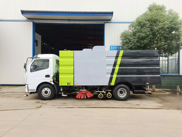 東風(fēng)多利卡洗掃車