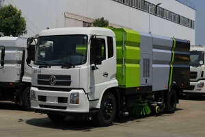 東風天錦洗掃車拆尿素噴嘴卻亮了冷卻液故障燈是怎么回事