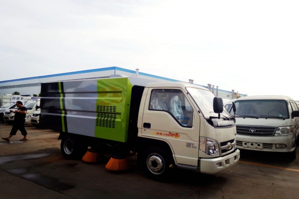 福田純吸式掃路車(chē)價(jià)位