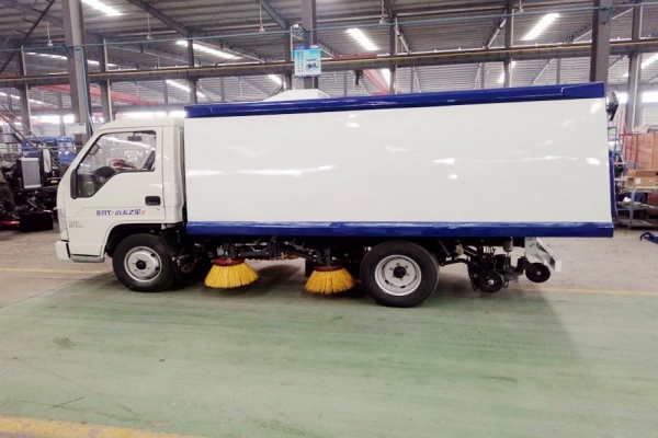 福田環(huán)衛(wèi)掃路車(chē)規(guī)格