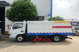 東風福瑞卡小型清掃車