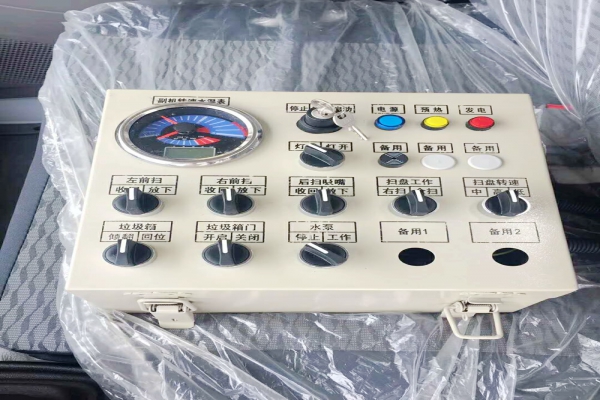 東風(fēng)小霸王掃地車廠家