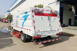 東風(fēng)機(jī)動(dòng)掃地車 非小型電動(dòng)清掃車