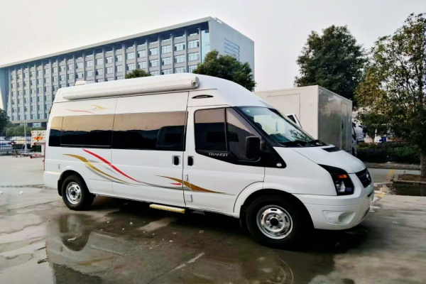 福特新世代長(zhǎng)軸高頂B型房車(chē)