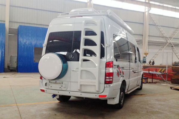 奔馳凌特商務(wù)房車廠家