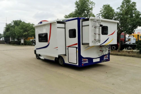 依維柯歐勝C型房車(chē)(選裝雙拓展倉(cāng))圖片