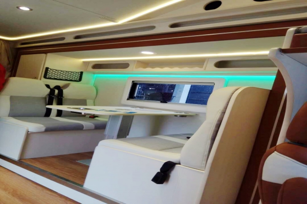 依維柯寶迪C型房車內(nèi)部圖片