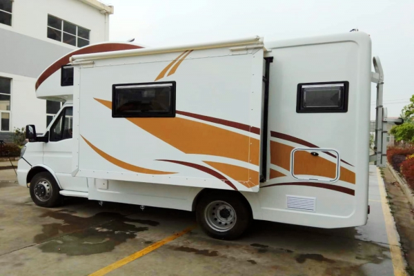 依維柯寶迪C型房車選裝單拓展倉圖片
