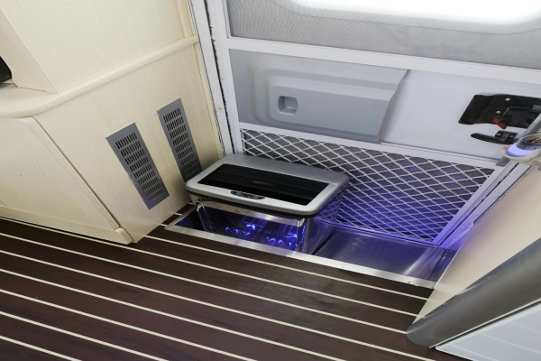 上汽大通V80C型房車(chē)內(nèi)部設(shè)備圖片