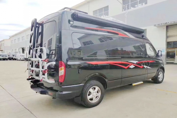 上汽大通V80長軸高頂B型房車右后圖片