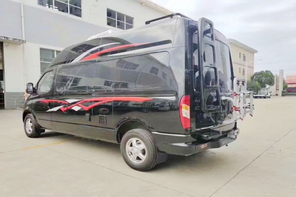 上汽大通V80長軸高頂B型房車左后圖片