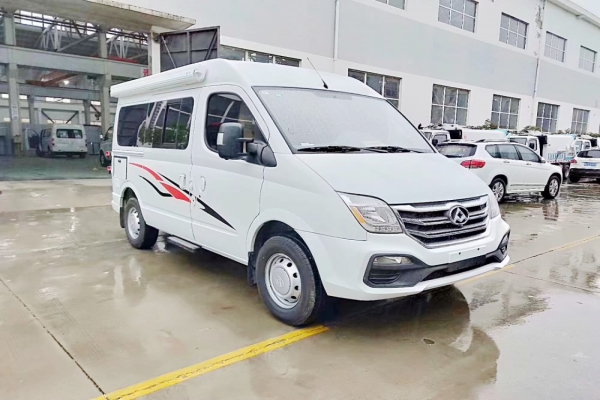 上汽大通V80短軸中頂B型房車(chē)圖片