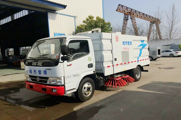 東風小型掃地車能抵多少人工