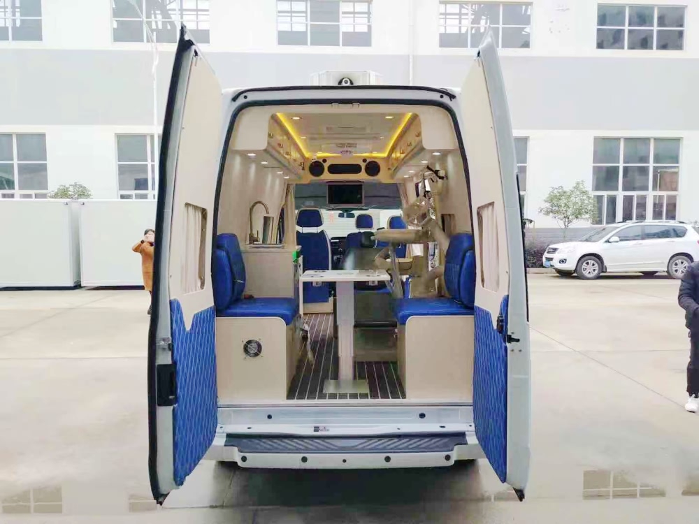 福特新世代移動牙醫(yī)房車尾門圖片