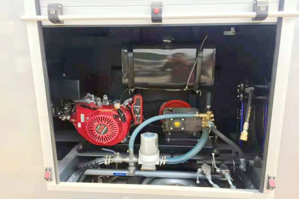 長安小型路面清洗車尾部機組圖片