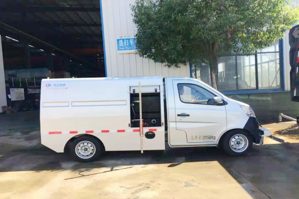 長安小型路面養(yǎng)護清洗車廠家