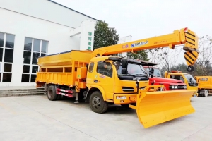 東風(fēng)系列融雪灑布車圖片