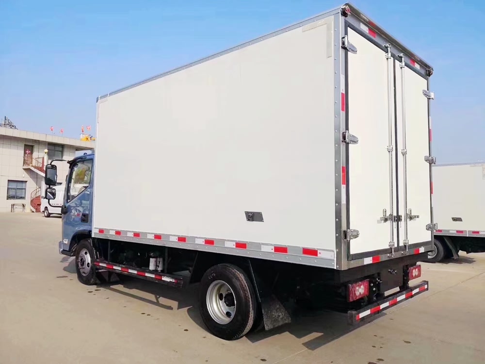 福田奧鈴冷藏運(yùn)輸車圖片