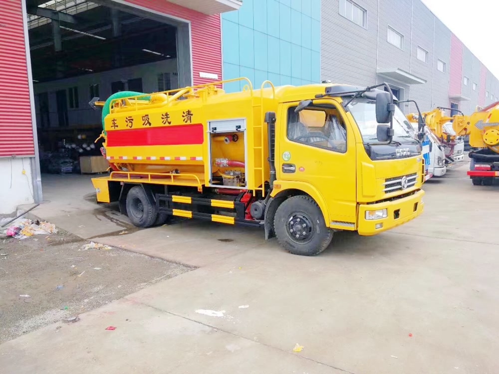 東風(fēng)多利卡方形清洗吸污車圖片