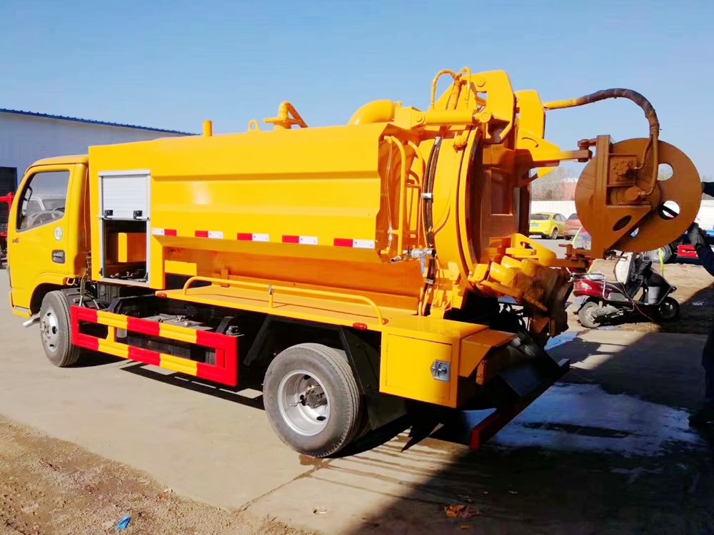 東風(fēng)多利卡方形清洗吸污車圖片