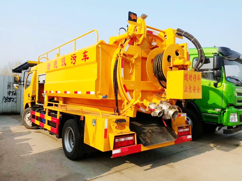 東風(fēng)多利卡方形清洗吸污車圖片