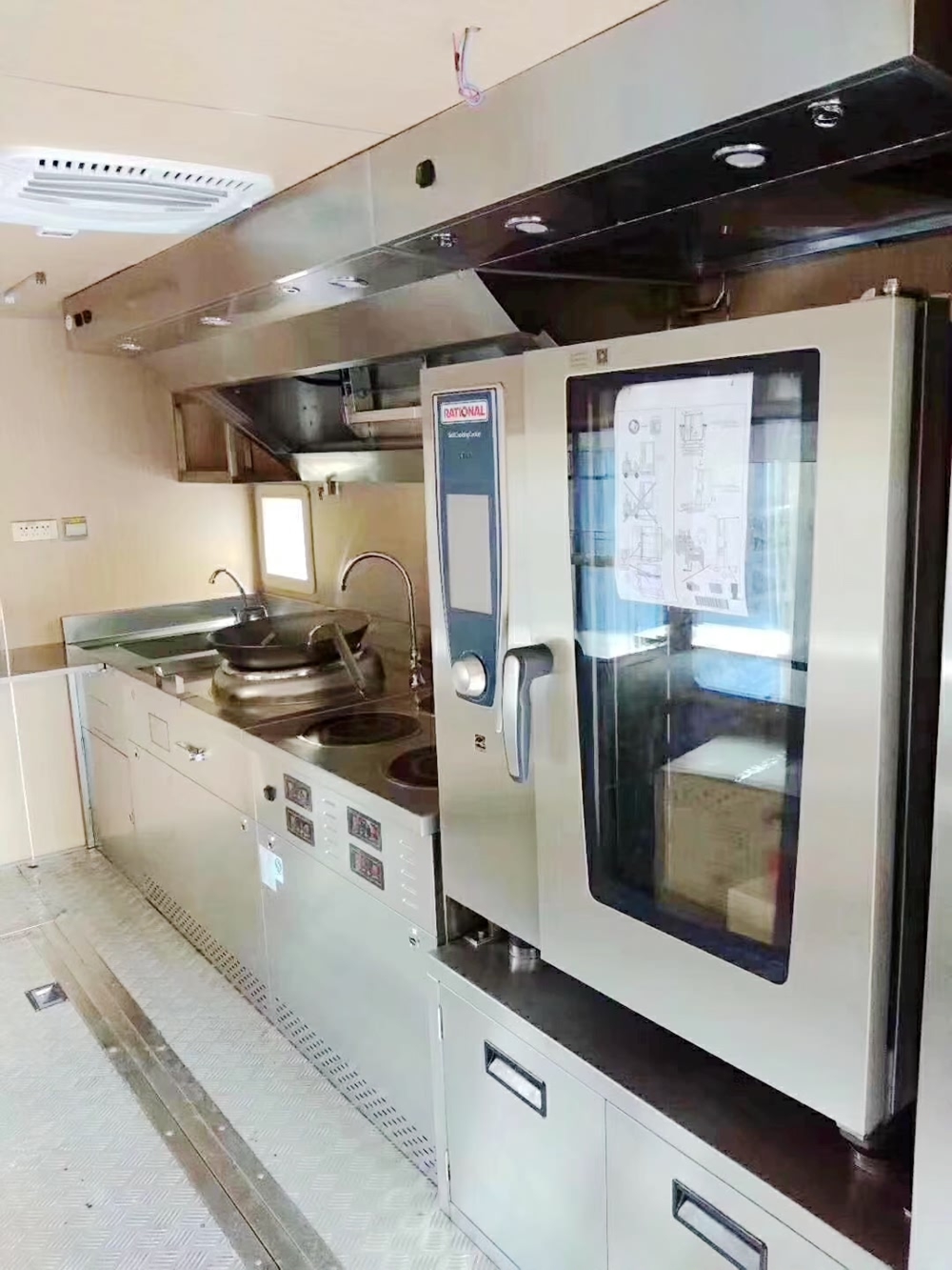 東風(fēng)小多利卡移動(dòng)式餐車內(nèi)部設(shè)施圖片