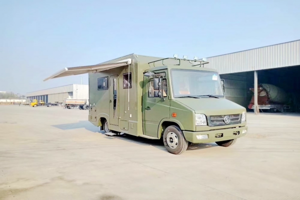 陜汽越野式房車(chē)圖片