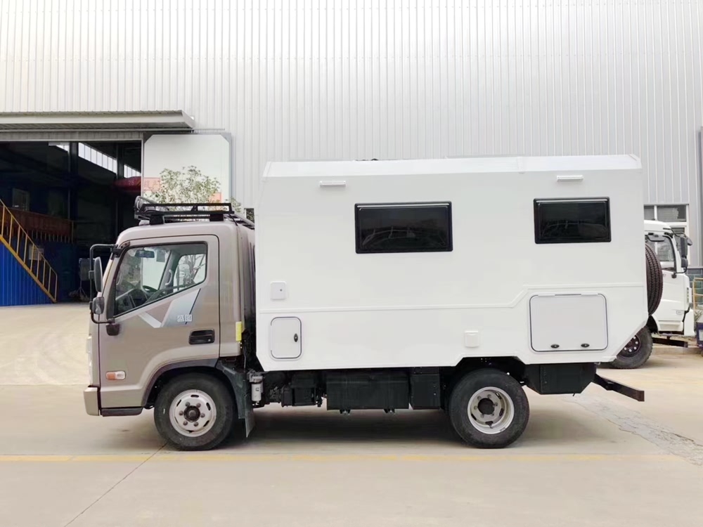 現(xiàn)代圖盛越野式房車圖片右側(cè)