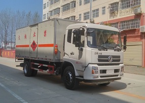 易燃液體廂式運(yùn)輸車CLW5183XRYD5