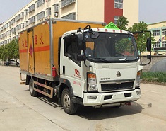易燃液體廂式運輸車CLW5044XRYZ5
