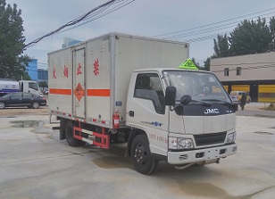 爆破器材運(yùn)輸車CLW5041XQYJ5
