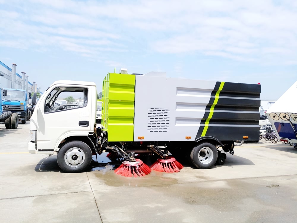 東風(fēng)銳鈴掃路車