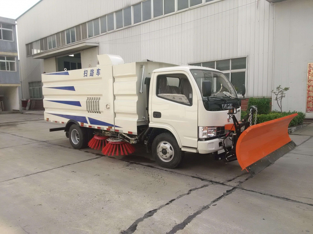 東風(fēng)小卡掃路車廠家