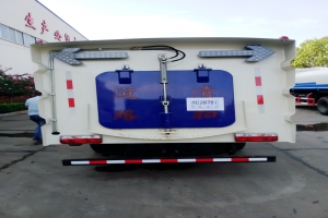 東風(fēng)小型洗掃車