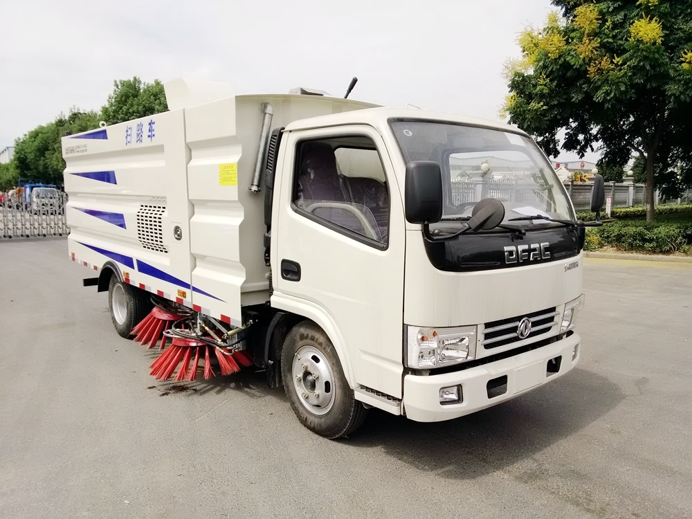 東風(fēng)D6環(huán)衛(wèi)清掃車
