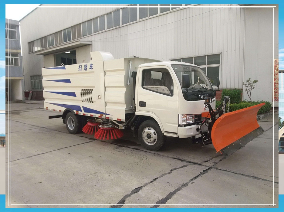 東風(fēng)輕型灑水掃地車