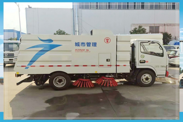 小型純吸式清掃車(chē)