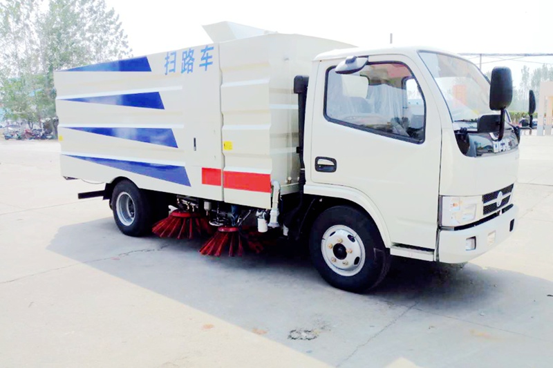 鄉(xiāng)鎮(zhèn)道路小清掃車