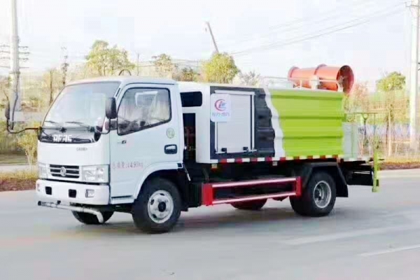 東風(fēng)小多利卡抑塵車(方形廂體4.5立方、30米霧炮機)