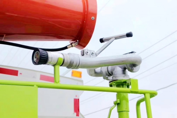 東風(fēng)小多利卡抑塵車(方形廂體4.5立方、30米霧炮機)