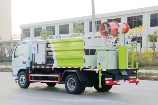 東風(fēng)小多利卡抑塵車(方形廂體4.5立方、30米霧炮機)