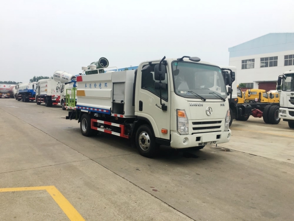 大運多功能環(huán)境檢測車(5噸、30米霧炮機)