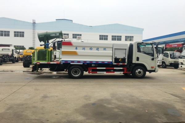 大運多功能抑塵車(5噸、30米霧炮機)